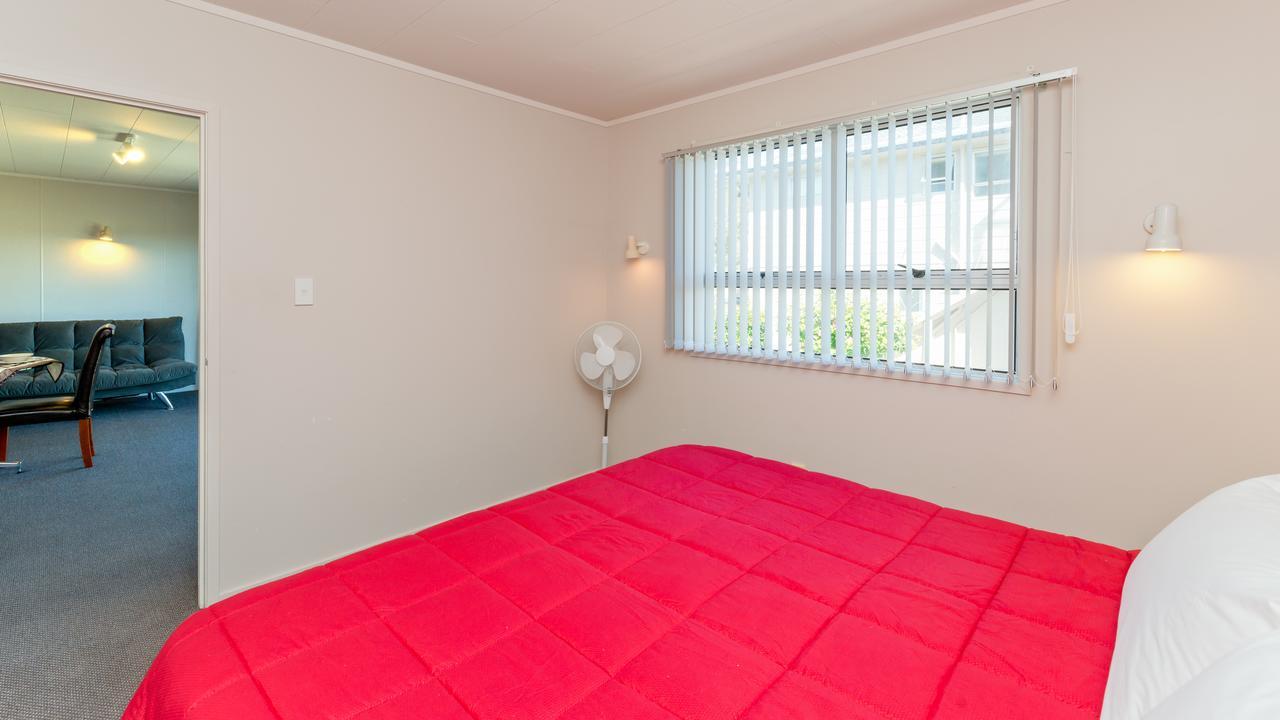 Waitangi Beach Units Extérieur photo